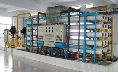 中水回用是用各種物理、化學(xué)、生物等手段對(duì)工業(yè)所排出的廢水進(jìn)行不同深度的處理，達(dá)到工藝要求的水質(zhì)，然后回用到工藝中去，從而實(shí)現(xiàn)污廢水資源化、治理污染、保護(hù)環(huán)境、節(jié)約水資源，減少環(huán)境污染的目的。